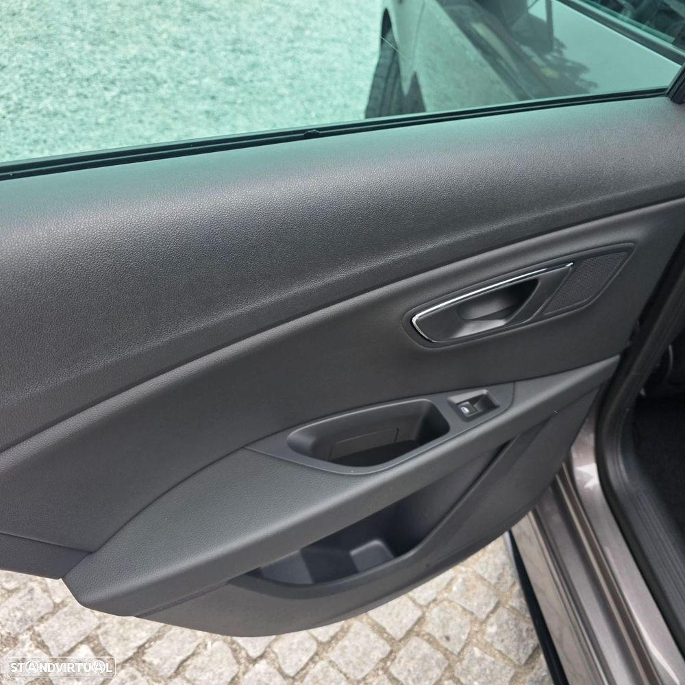 SEAT Leon ST 1.6 TDI Style Ecomotive - 33