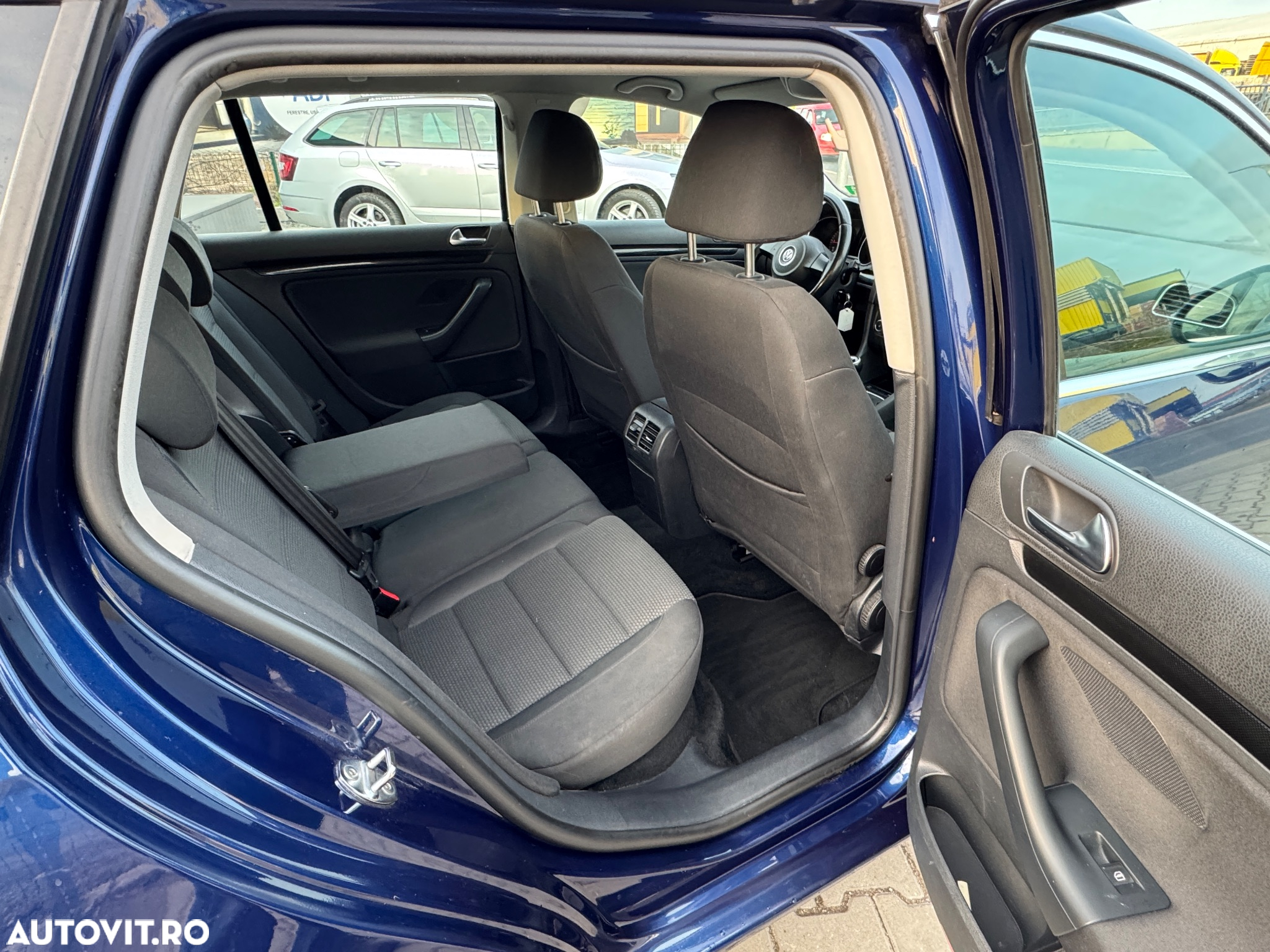 Volkswagen Golf 2.0 TDI Comfortline - 23