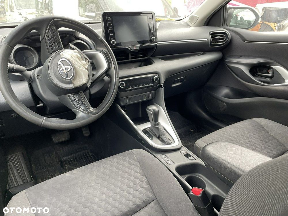 Toyota Yaris - 4