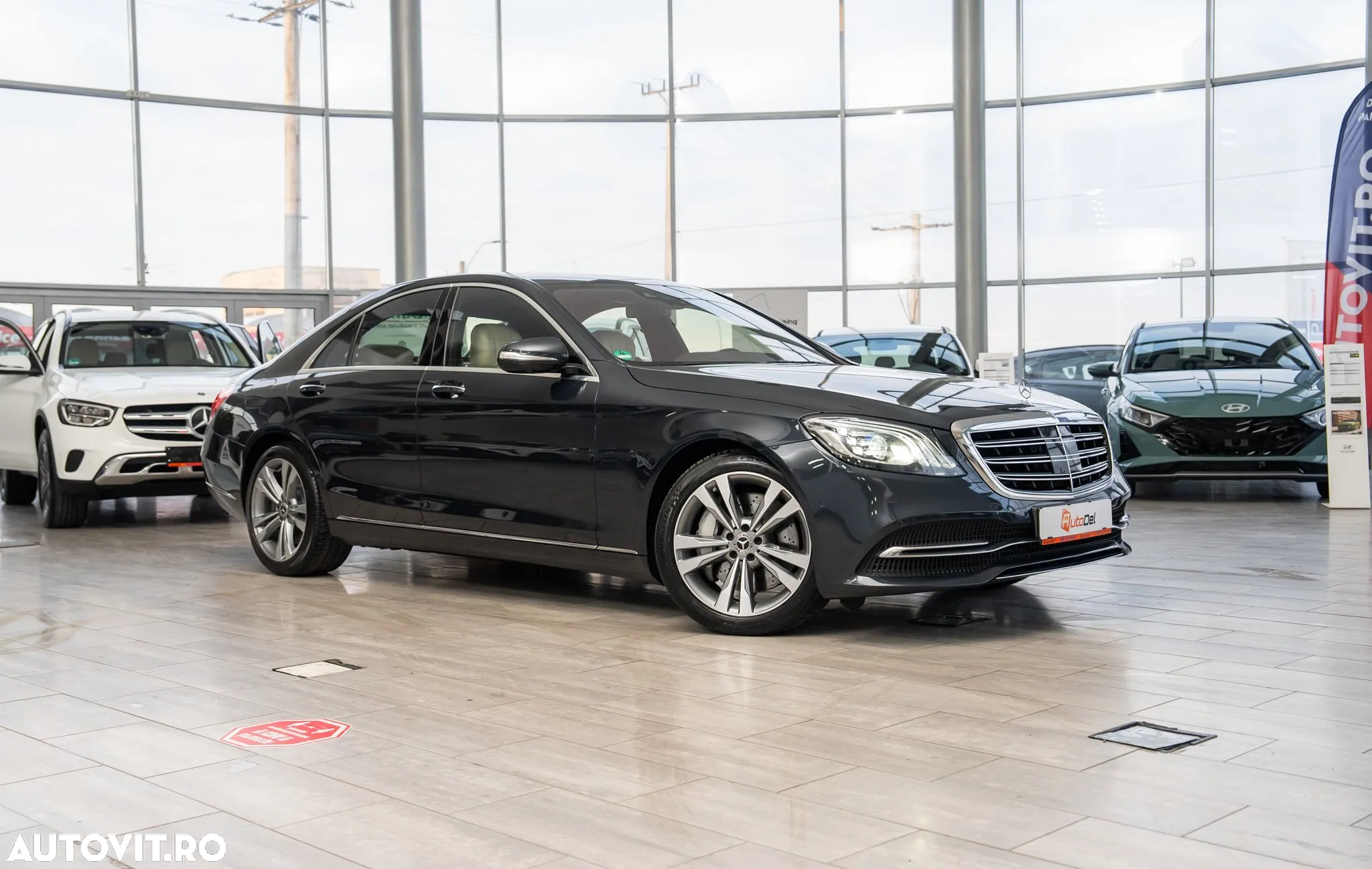 Mercedes-Benz S 560 4Matic 9G-TRONIC - 30