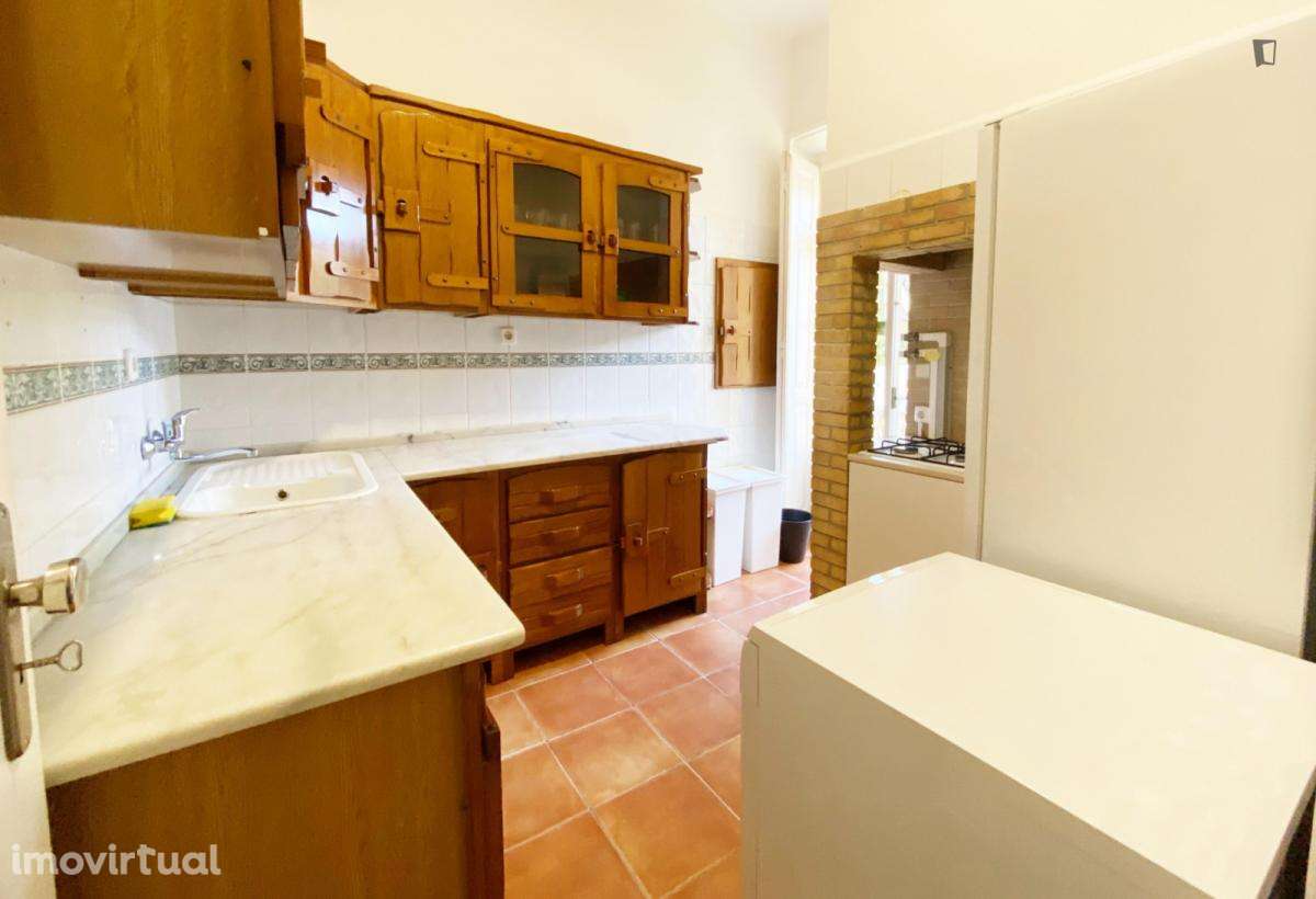 Quarto - localizado em Rato Lisbon - Grande imagem: 5/11