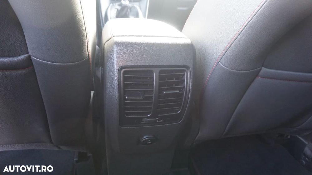 Ford Kuga 1.5 EcoBoost 2x4 ST-Line - 15