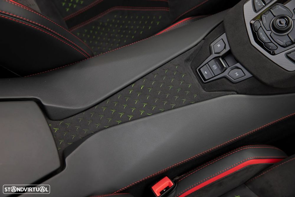 Lamborghini Aventador LP780-4 Ultimae Roadster - 35