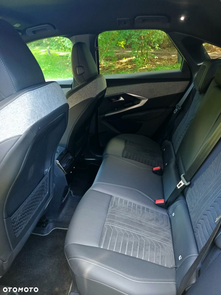 Peugeot 3008 1.2 PureTech mHEV GT S&S e-DCS6 - 4