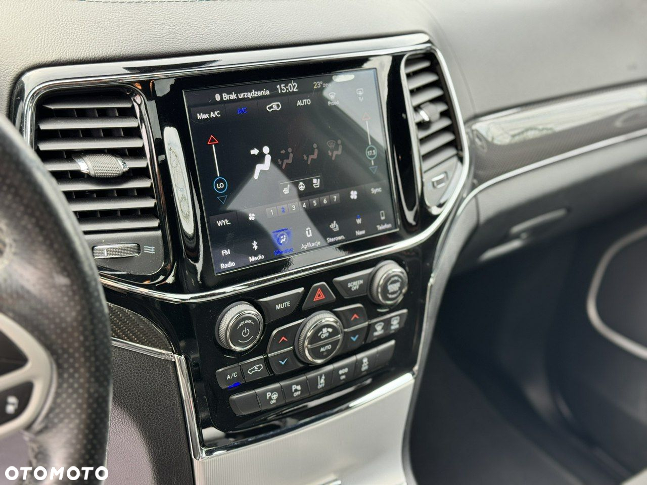 Jeep Grand Cherokee - 27