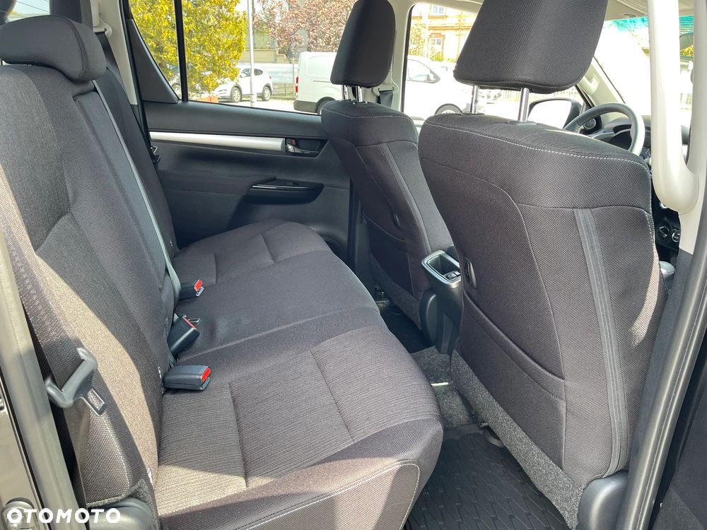 Toyota Hilux 2.8 D-4D Double Cab Invincible Sport 4x4 - 20