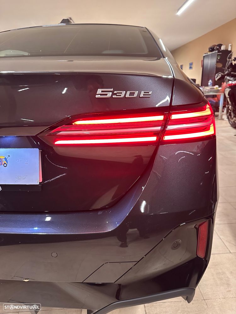 BMW 530 e Pack Desportivo M - 3