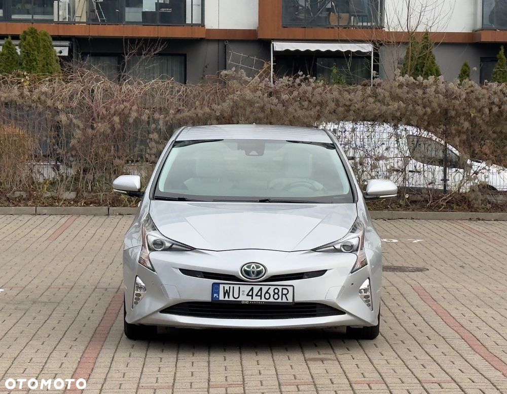 Toyota Prius 1.8 HSD Prestige - 2