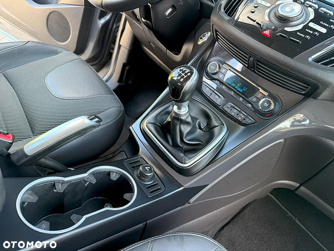 Ford Kuga 1.6 EcoBoost 2x4 Titanium - 22