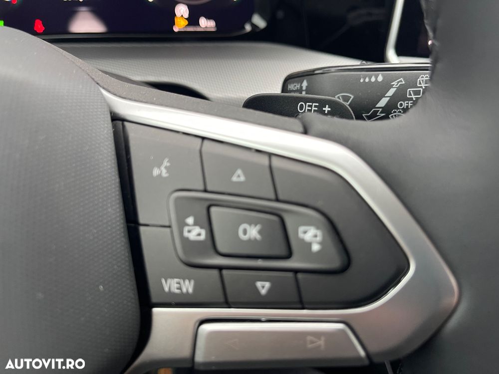 Volkswagen Golf 1.5 eTSI DSG MHEV Style - 26