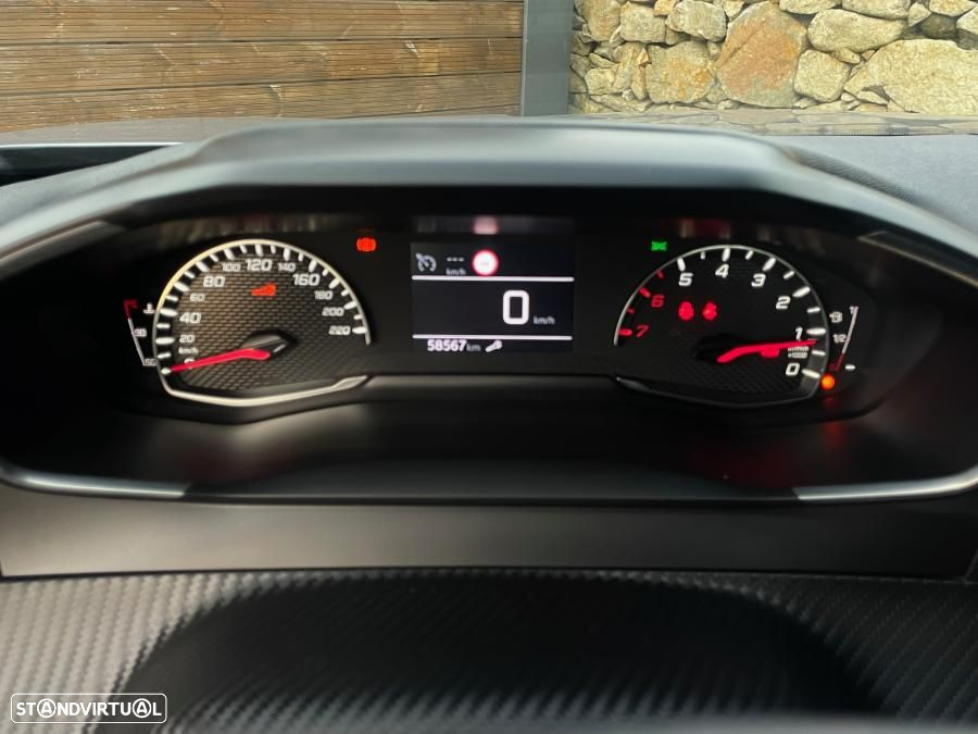Peugeot 2008 - 11