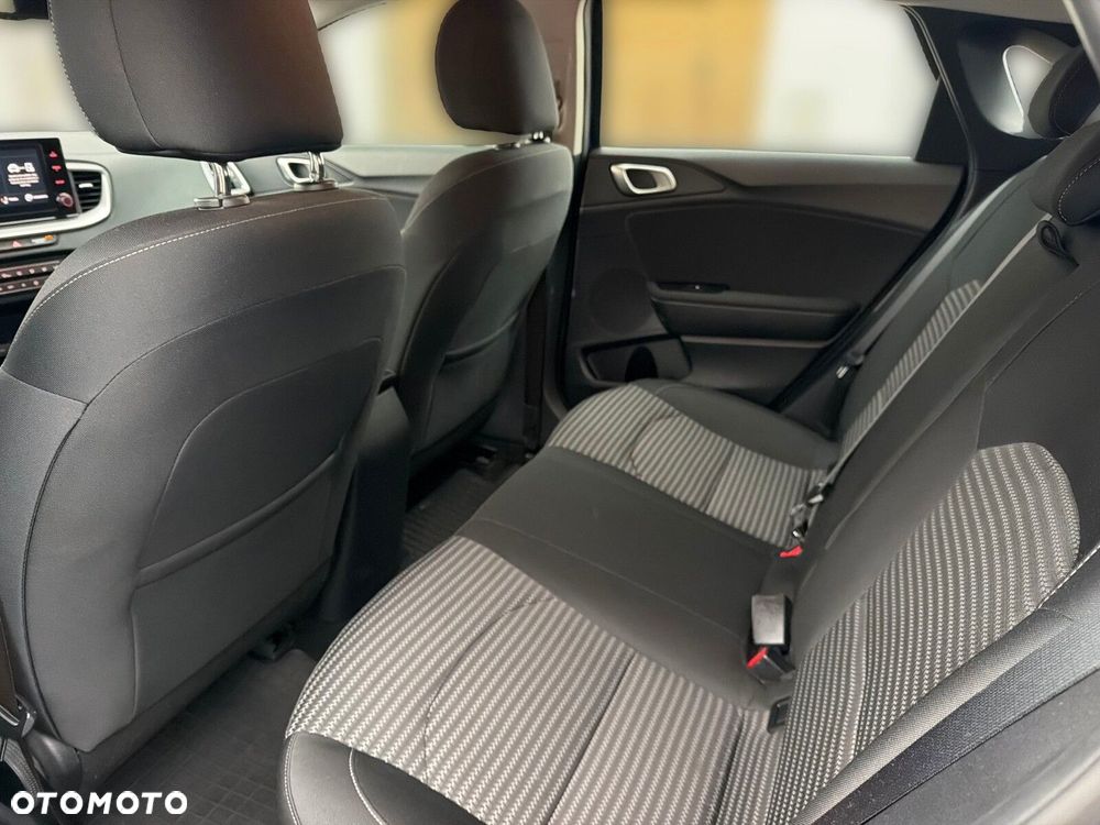 Kia Ceed - 13