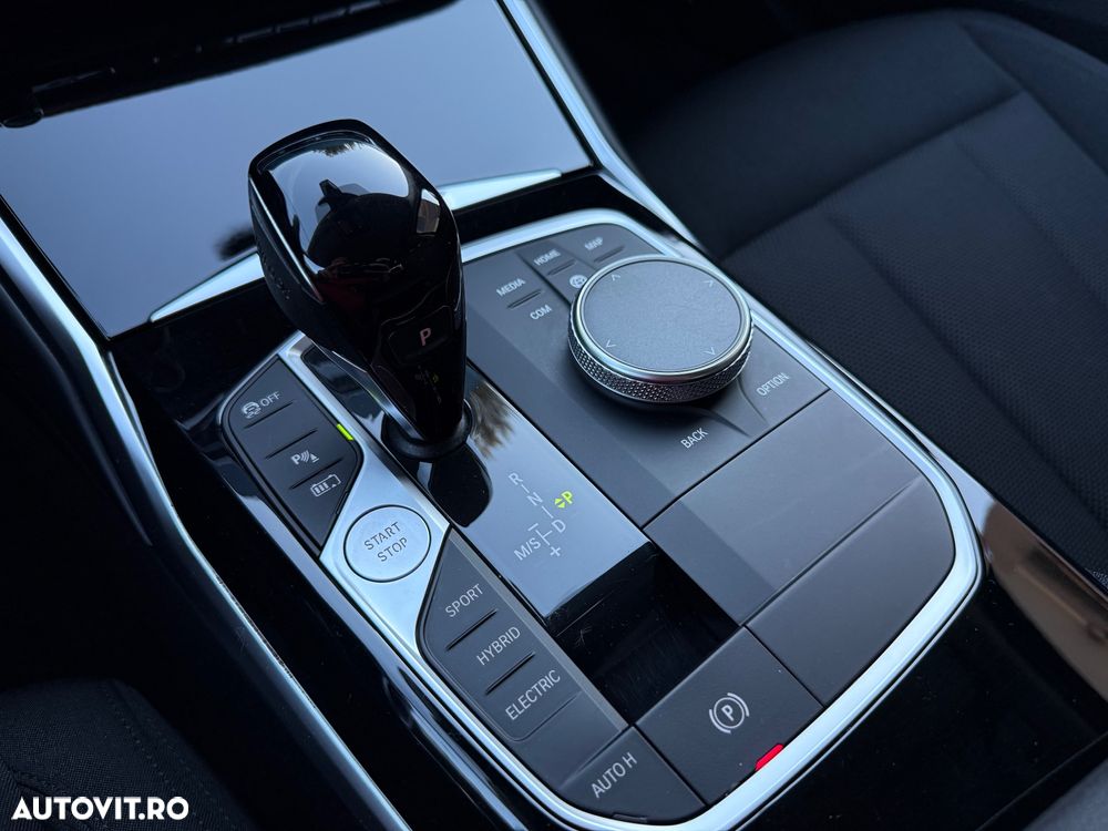 BMW Seria 3 330e xDrive Aut. Advantage - 29