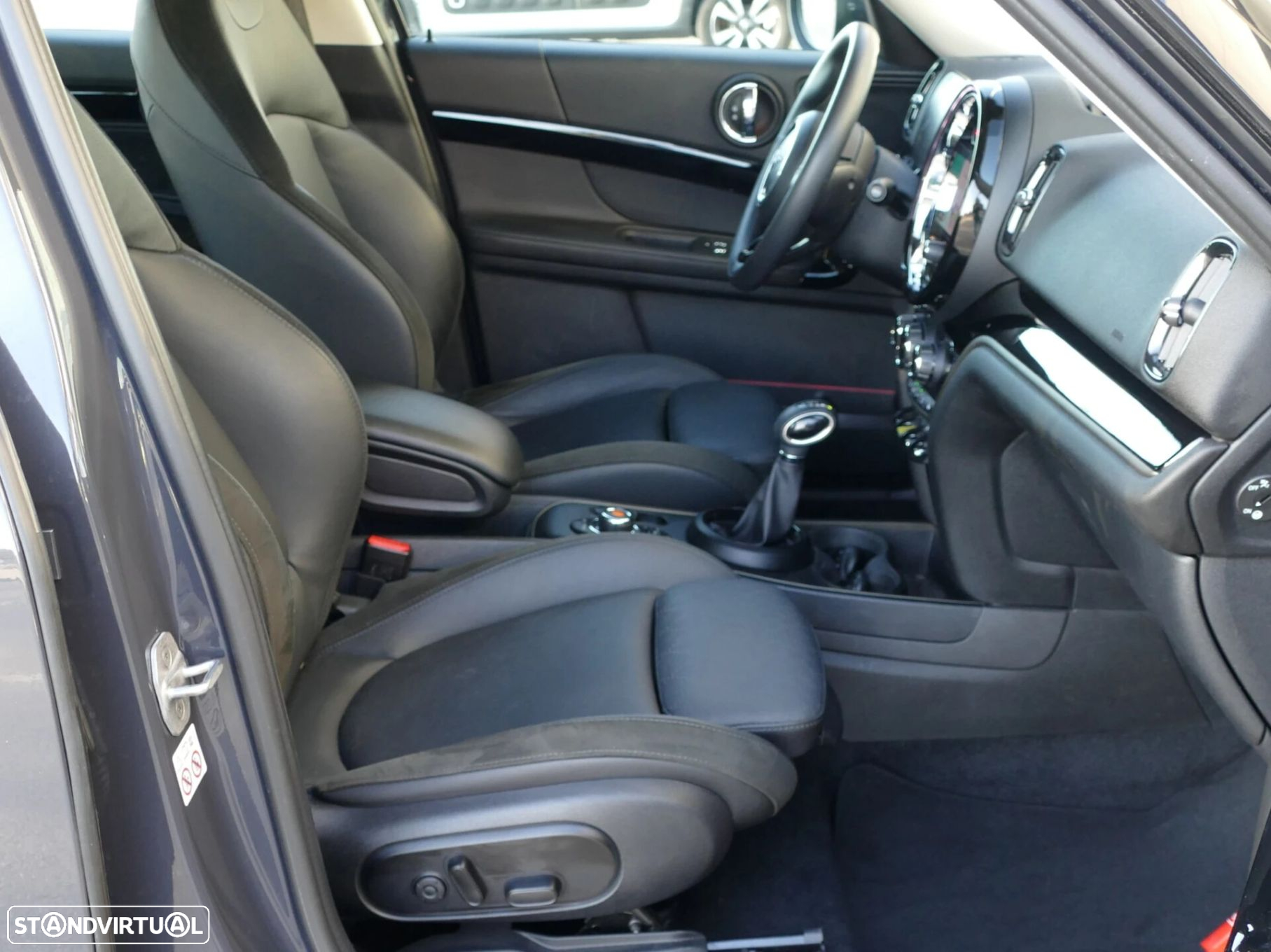 MINI Countryman Cooper SE ALL4 Auto - 31
