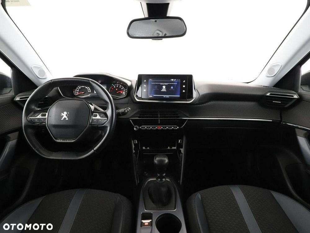 Peugeot 2008 1.2 Pure Tech Allure S&S - 16