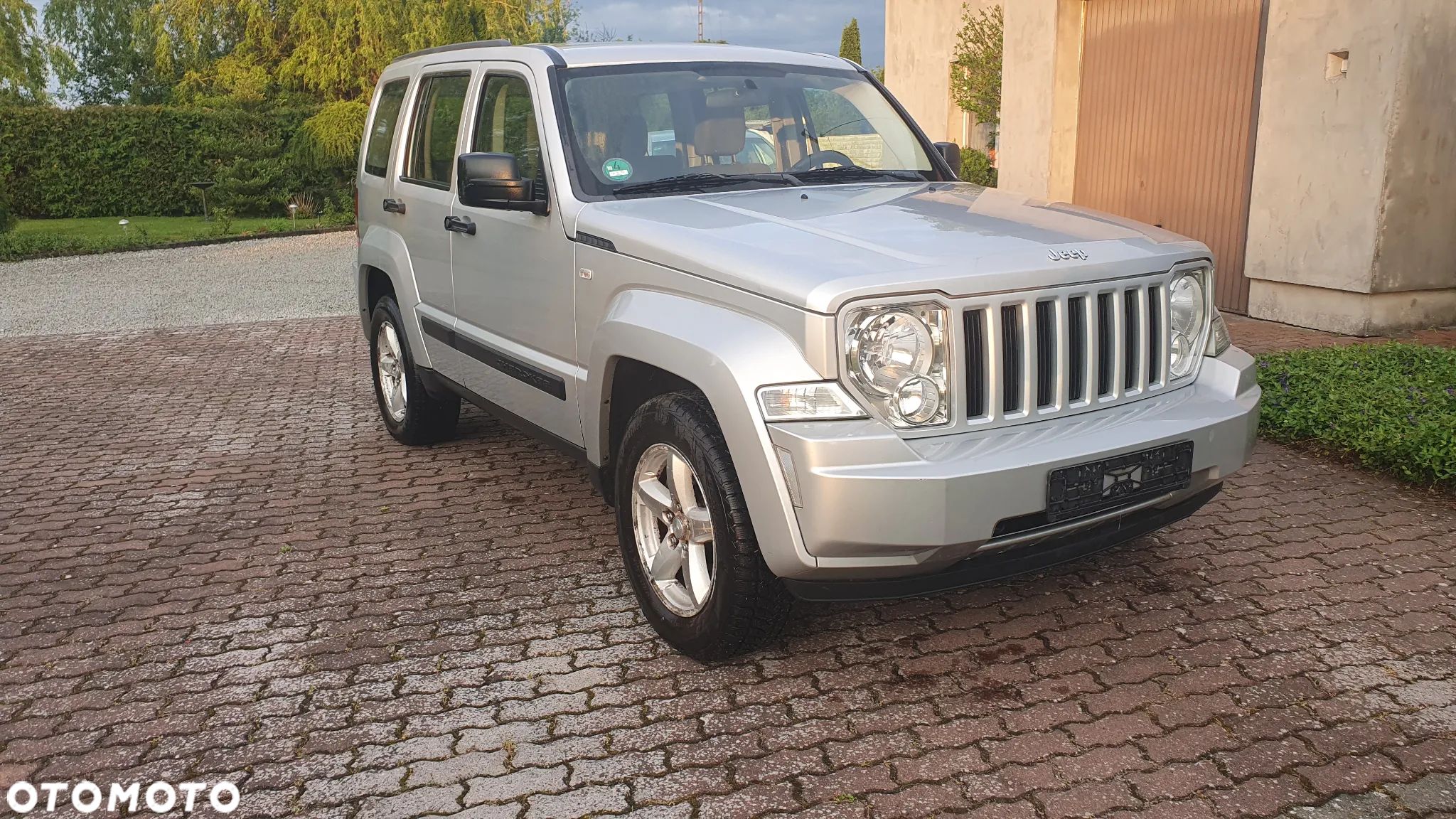Jeep Cherokee 2.8 CRD DPF Sport - 1