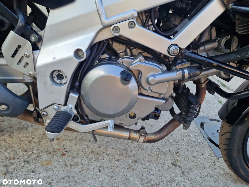 Suzuki V-STROM - 18