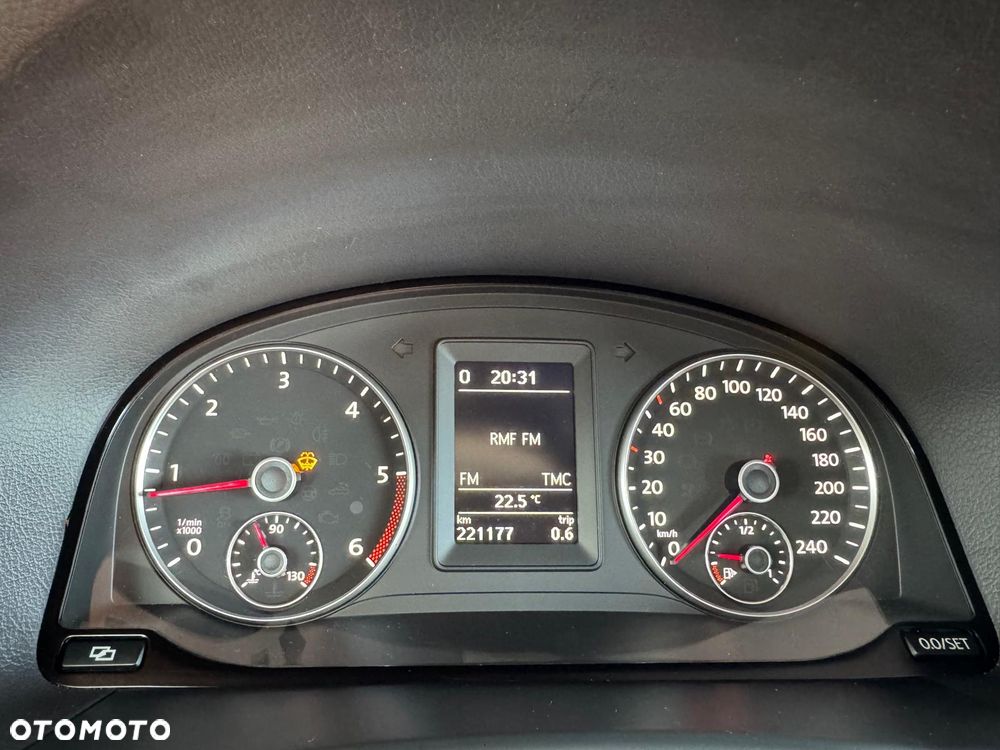 Volkswagen Touran - 21