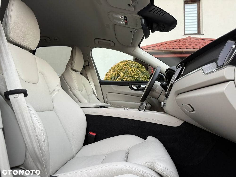 Volvo XC 60 B4 D Geartronic RDesign - 11