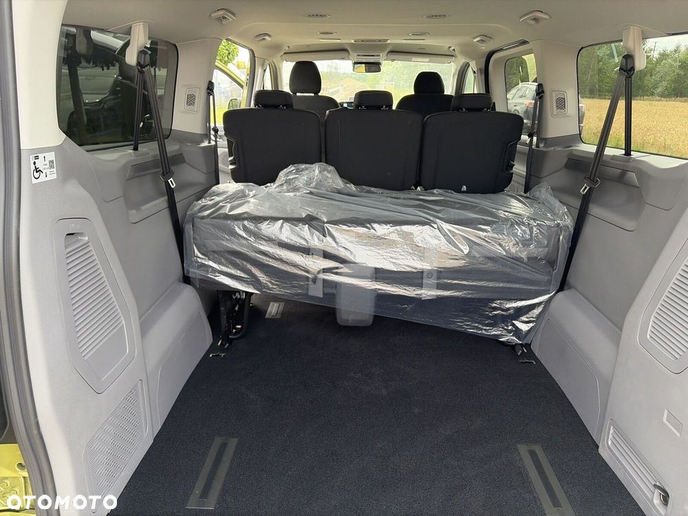 Volkswagen Caravelle - 19