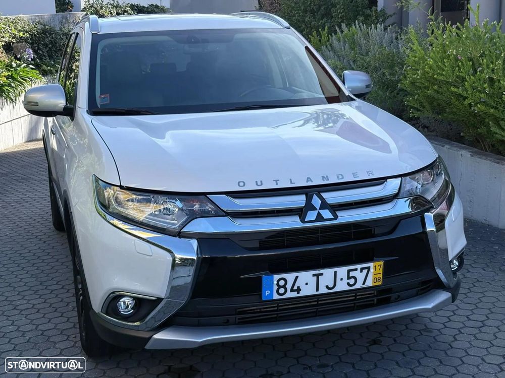 Mitsubishi Outlander 2.2 DI-D Instyle Navi - 3