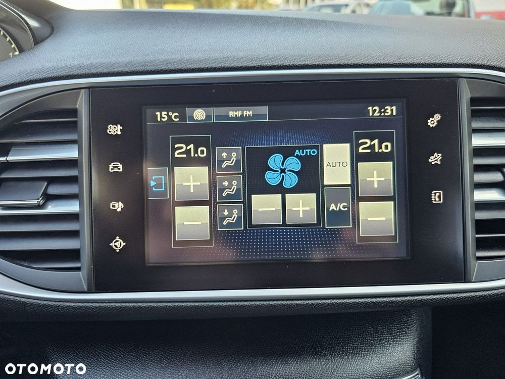 Peugeot 308 1.6 BlueHDi Allure S&S - 19