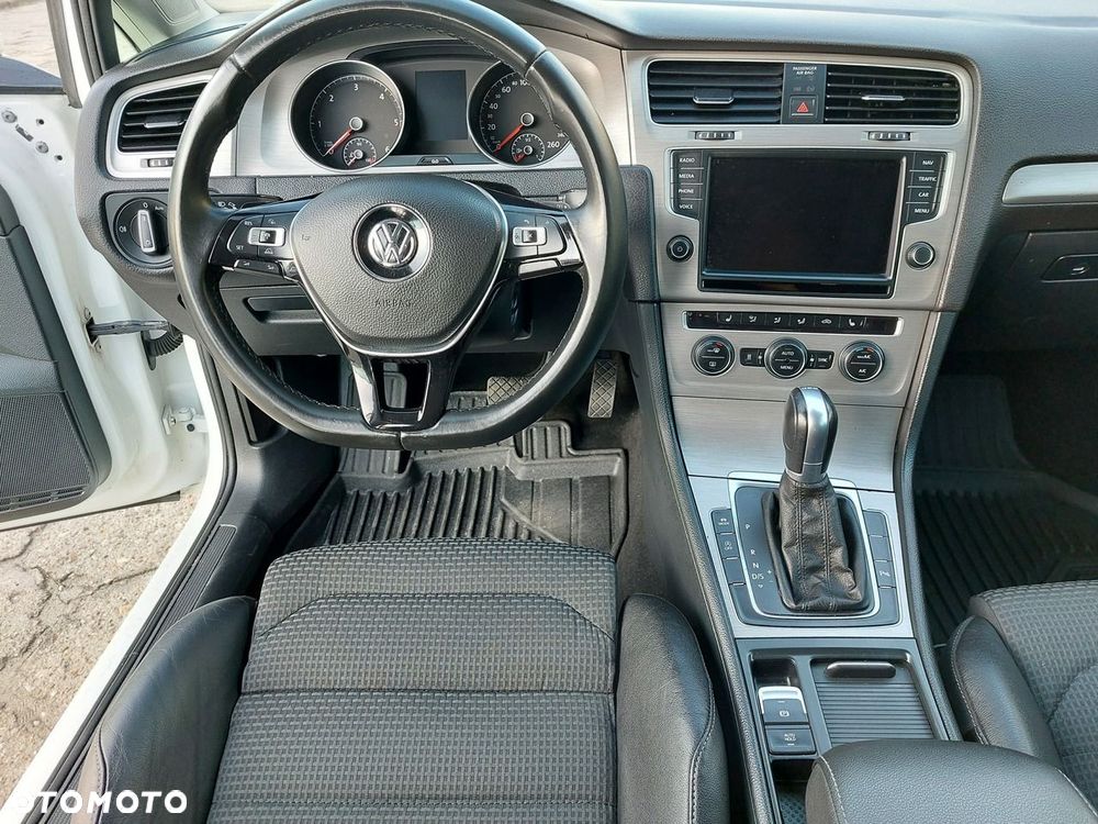 Volkswagen Golf - 19