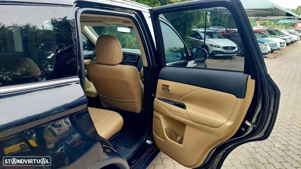 Mitsubishi Outlander 2.2 DI-D Instyle Navi - 11