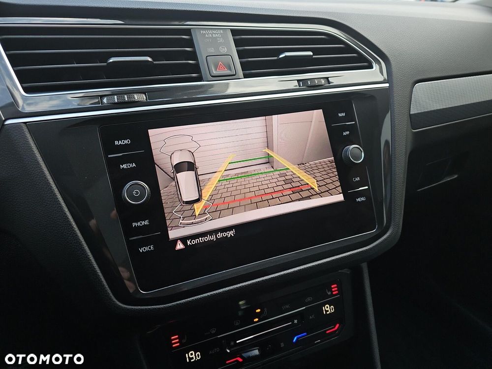 Volkswagen Tiguan - 24