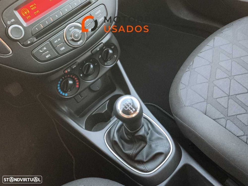 Opel Corsa 1.2 120 Anos - 22