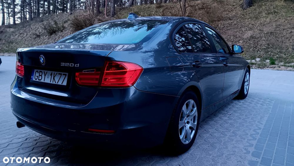 BMW Seria 3 320d - 4