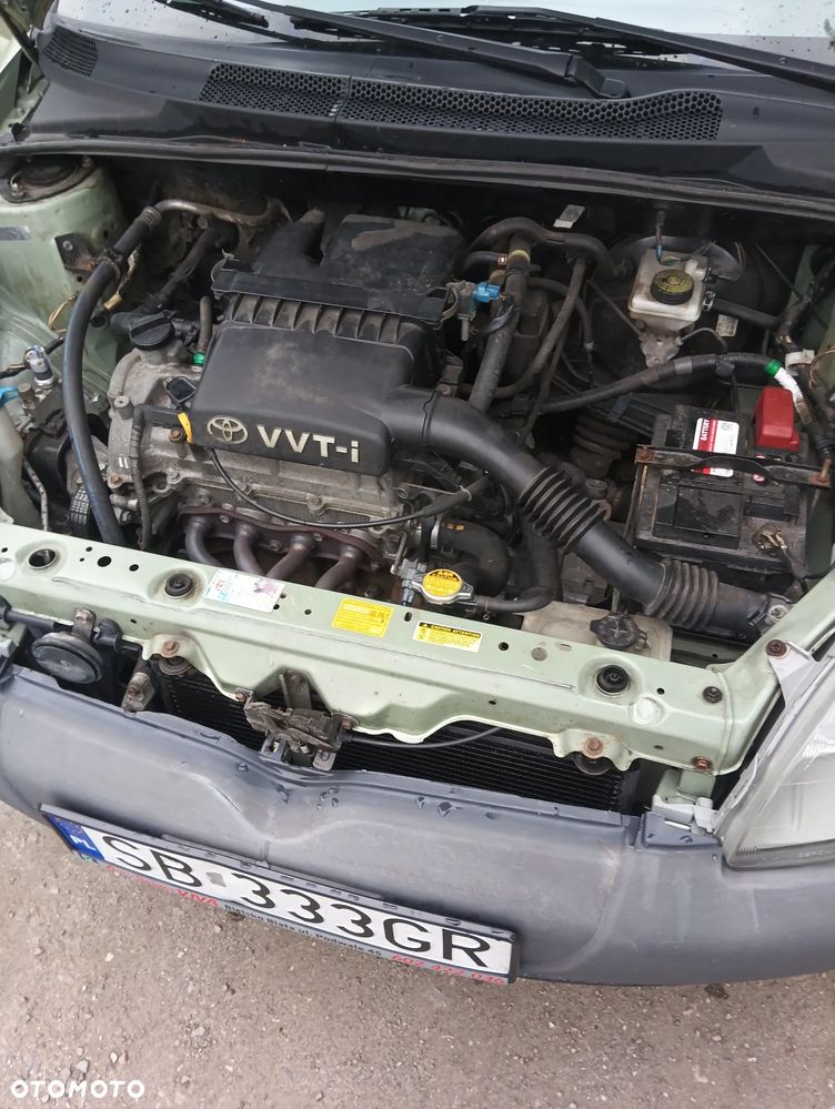 Toyota Yaris 1.0 Base - 15