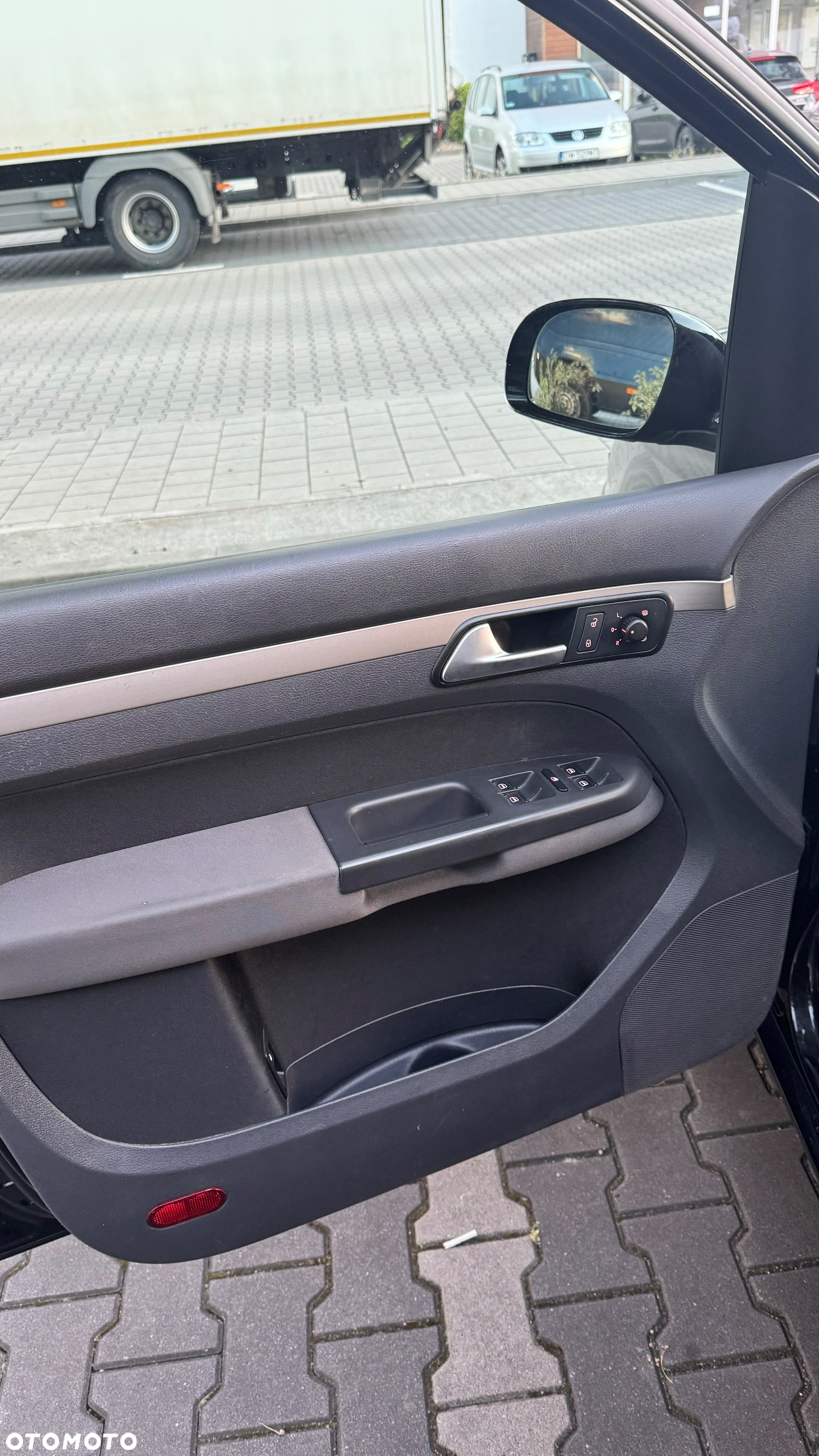 Volkswagen Touran 1.6 - 24