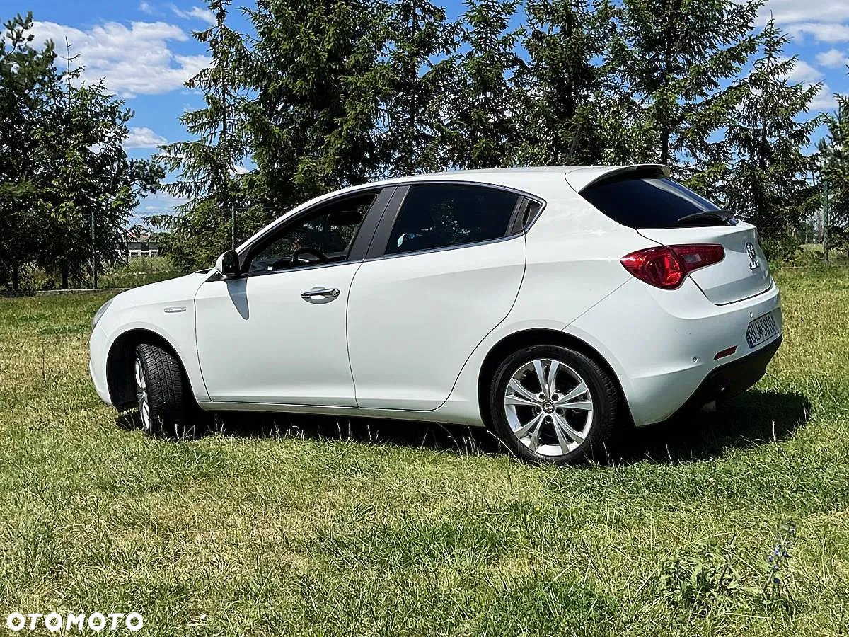 Alfa Romeo Giulietta - 2