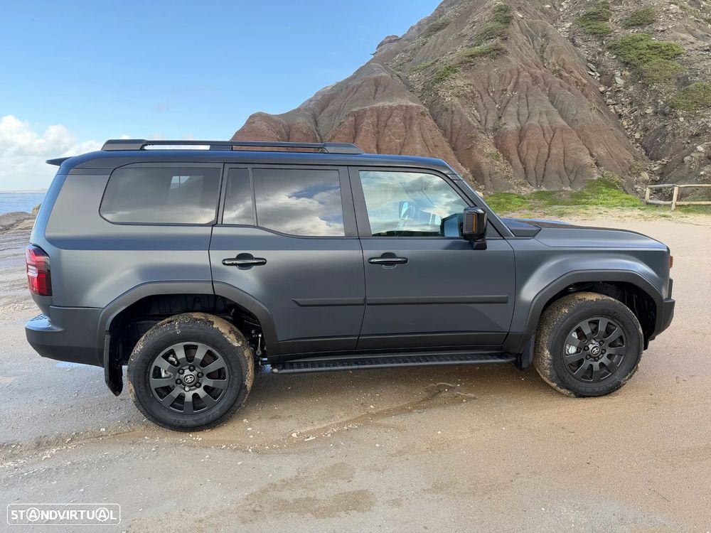 Toyota Land Cruiser Prado - 9