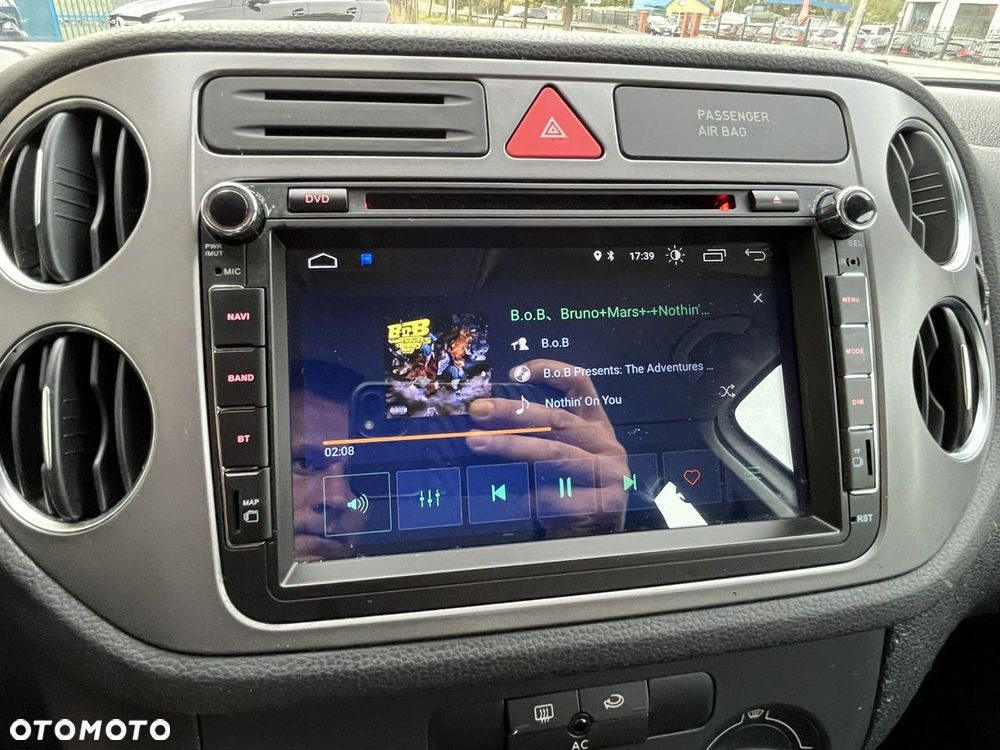 Volkswagen Tiguan - 14