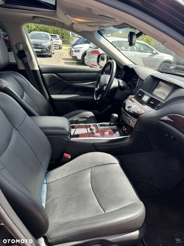 Infiniti Q70 2.2d Premium Executive - 11