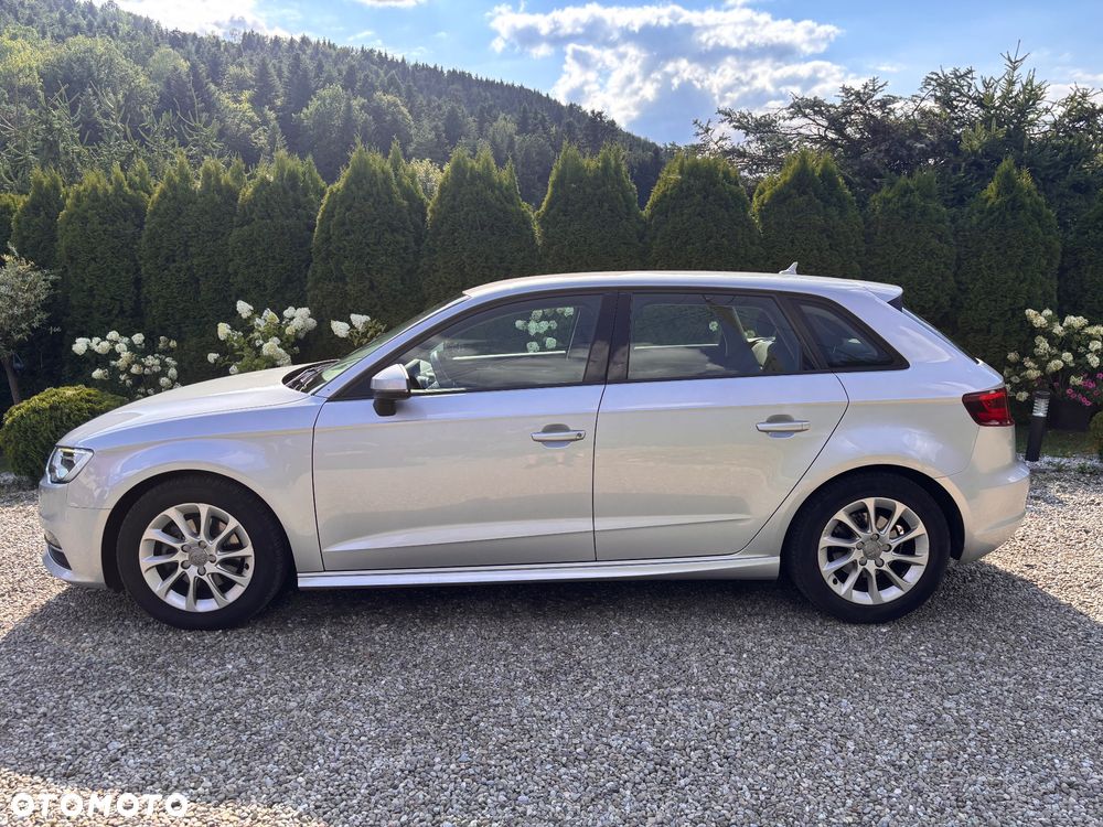 Audi A3 Sportback 1.6 TDI ultra Attraction - 2