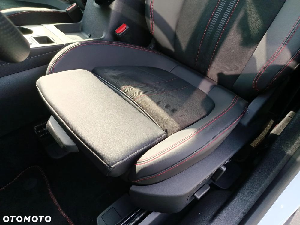 Ford Kuga 2.5 FHEV AWD ST-Line X eCVT - 12