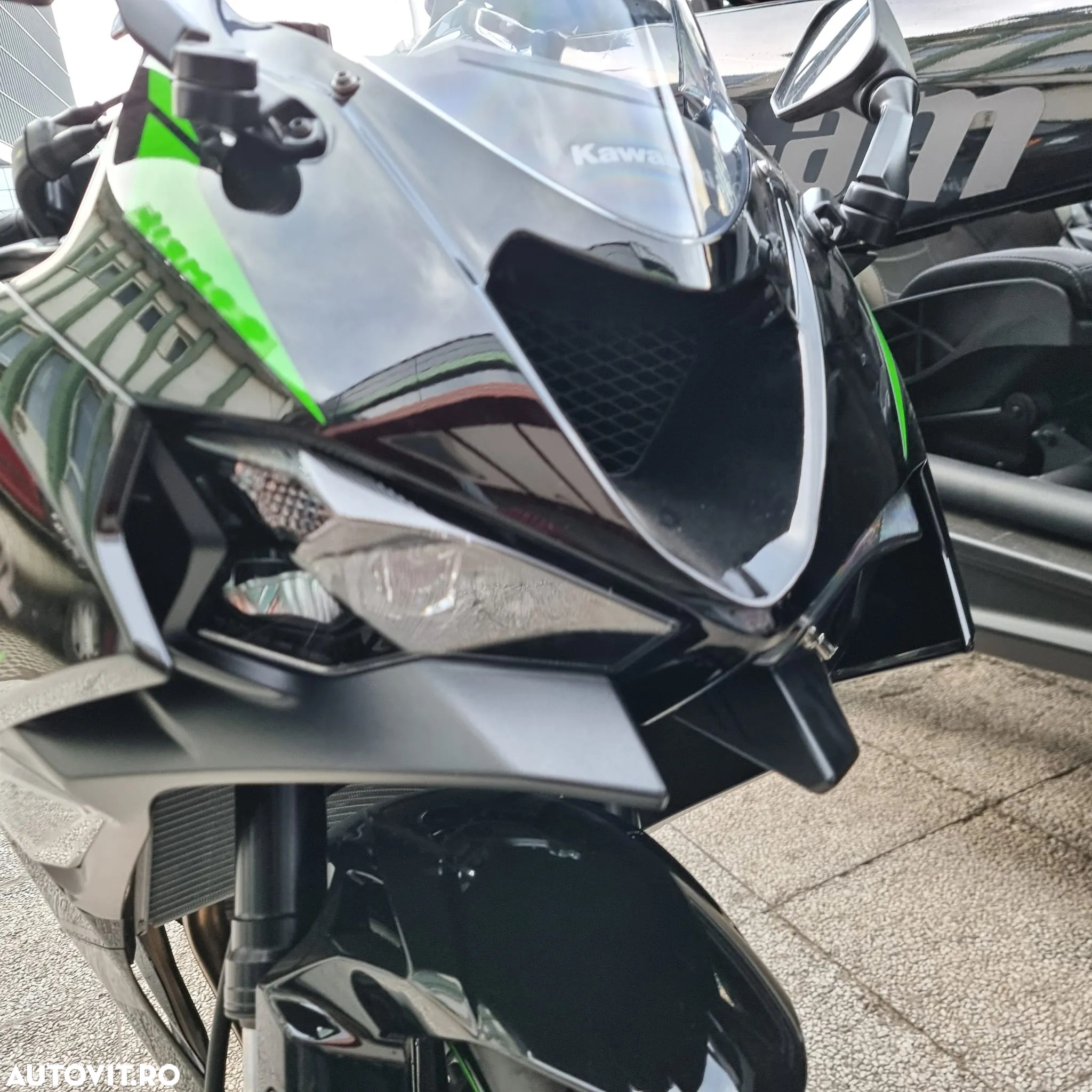 Kawasaki ZX-6R Ninja KRT Edition - 6