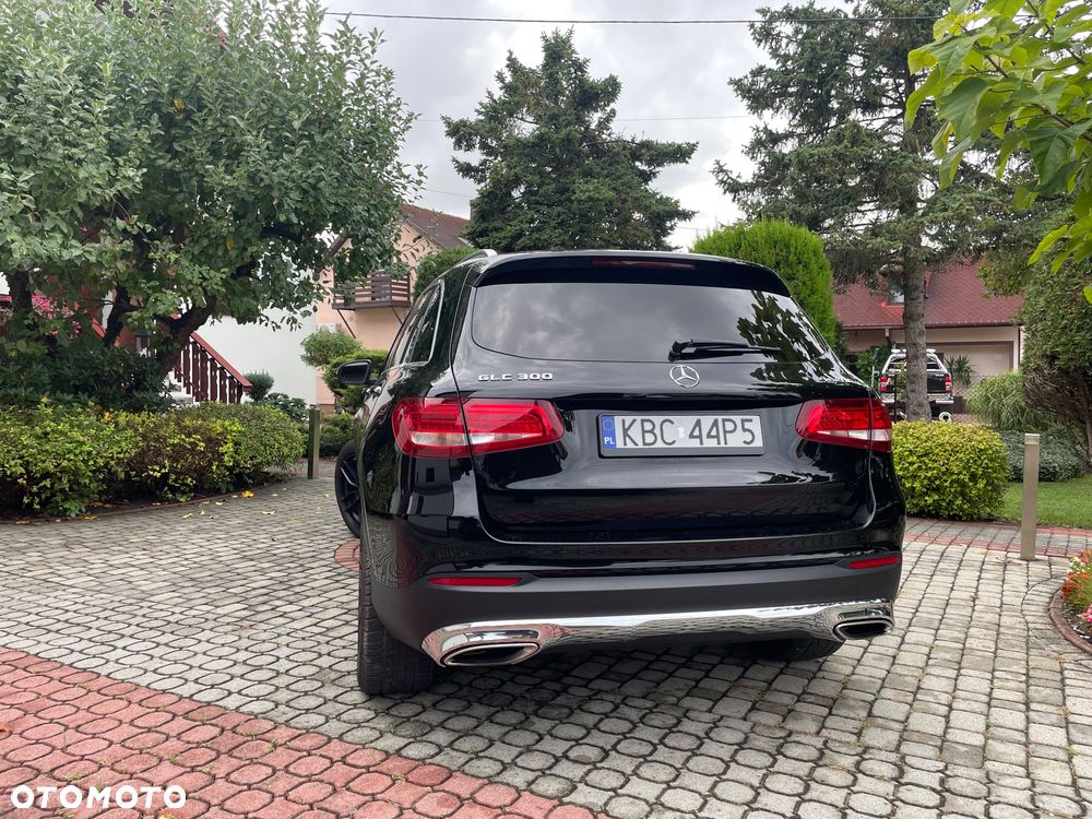 Mercedes-Benz GLC 300 4-Matic - 4