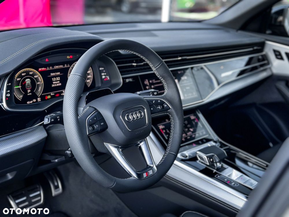 Audi Q8 - 21