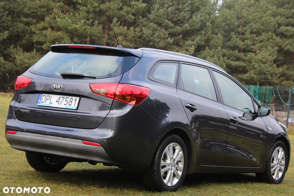 Kia Ceed 1.6 GDI Dream-Team Edition - 11