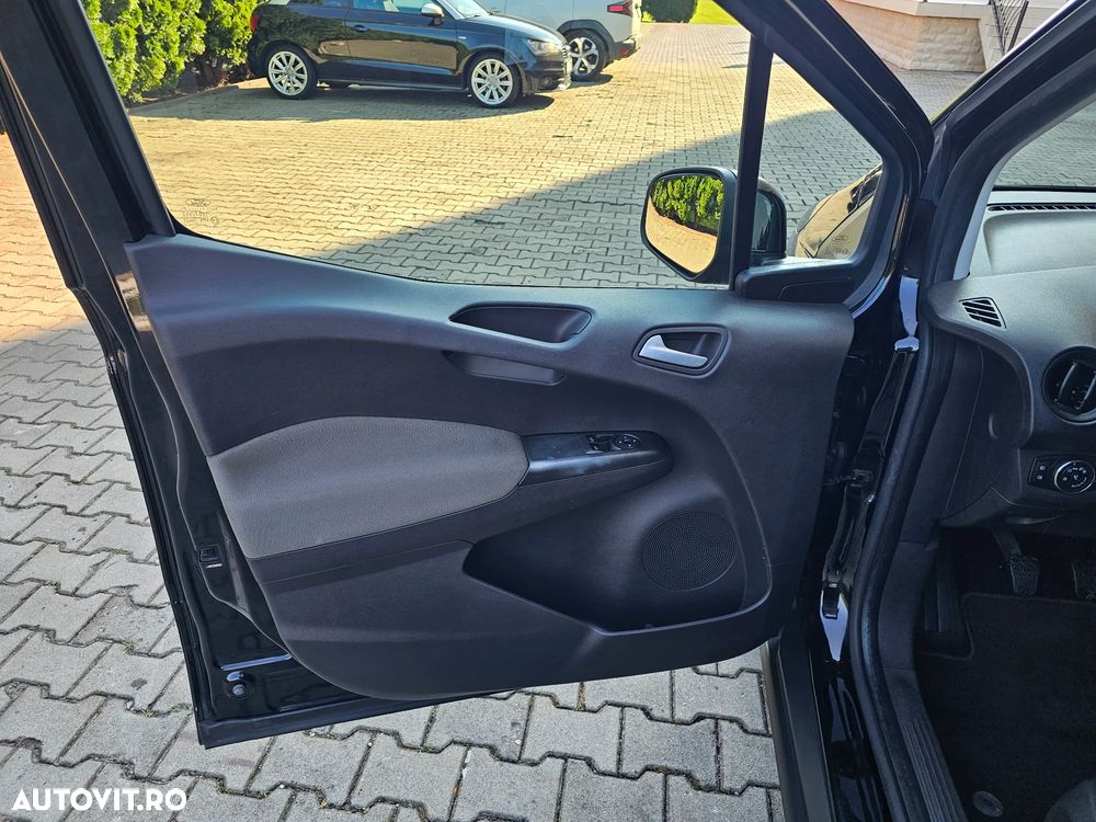 Ford Tourneo Courier 1.0 EcoBoost Titanium - 22