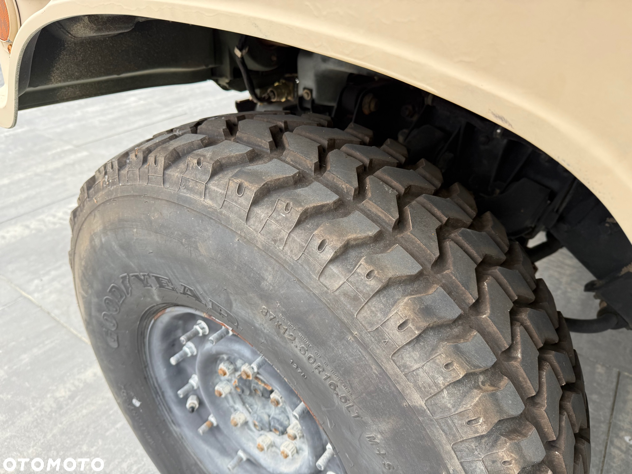 Hummer Inny - 24
