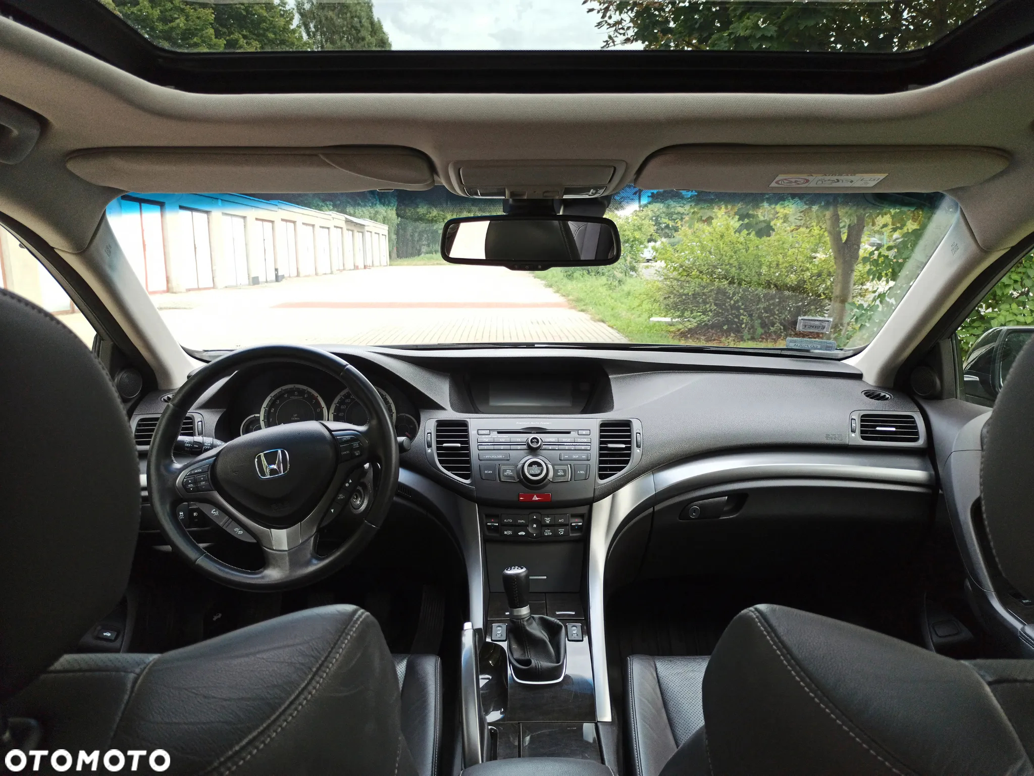Honda Accord 2.0 Executive - 12