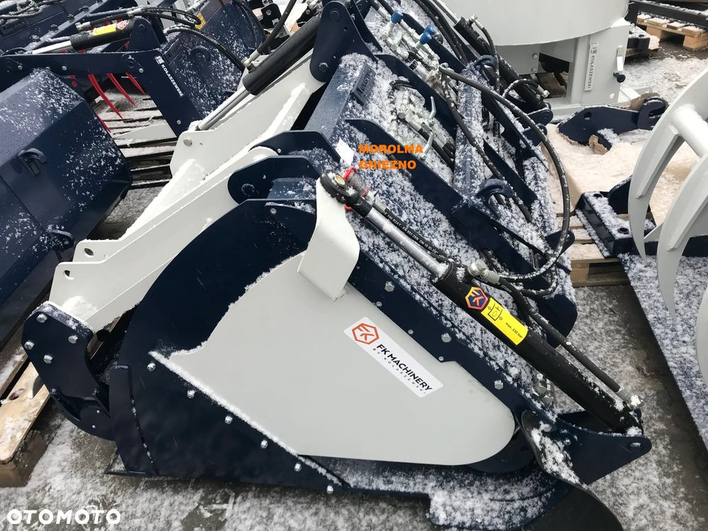 Łyżka ślimakowa objętościowa do zadawania pasz z frezem hydraulicznym 1,8 m - 4