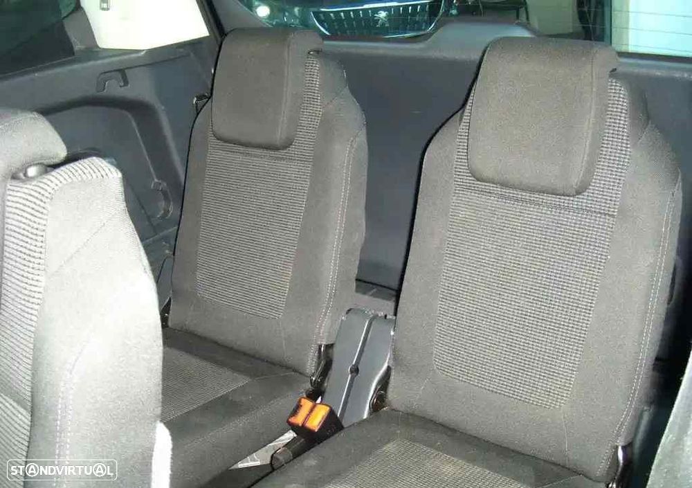 Peugeot 5008 1.6 HDi 5L Allure J17 - 11