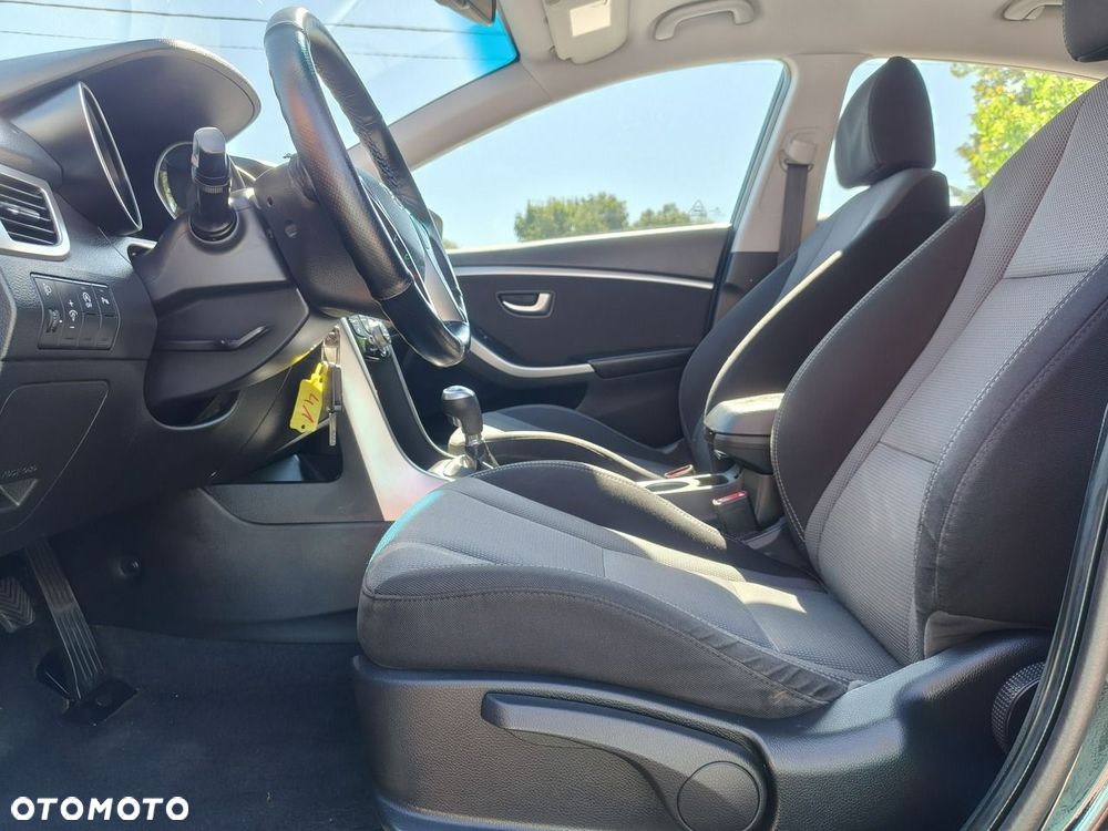Hyundai i30 1.6 CRDi BlueDrive Comfort - 11