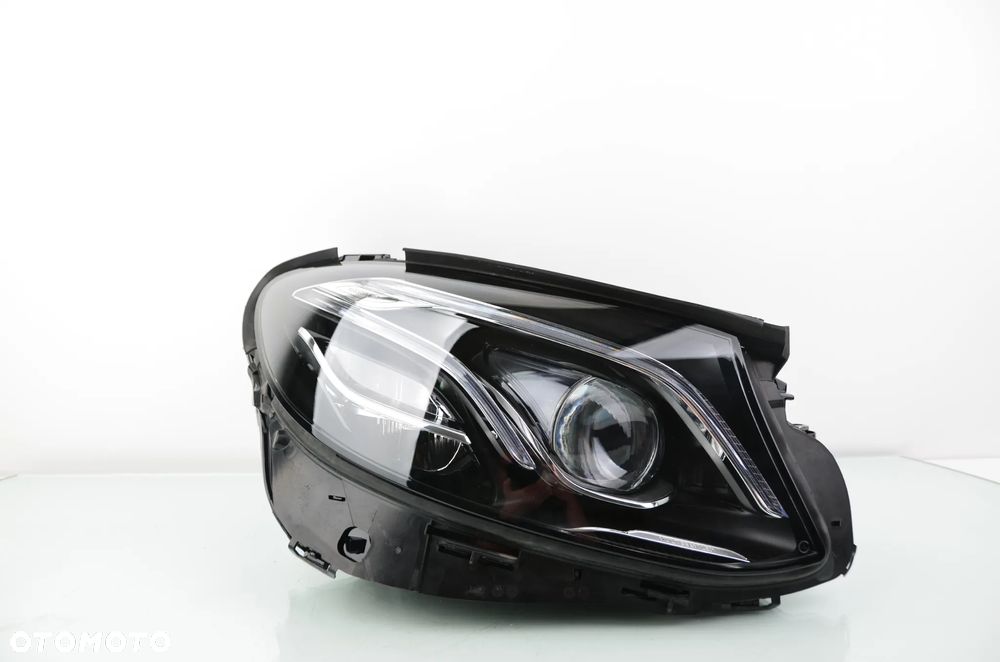 MERCEDES KLASA E W213 16+ PEŁNA WIELOWIĄZKOWA DIODA LED A2139062806 Prawy Przedni Oryginał - 1